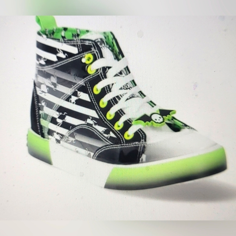 Womens Beetlejuice high top sneaker ground up